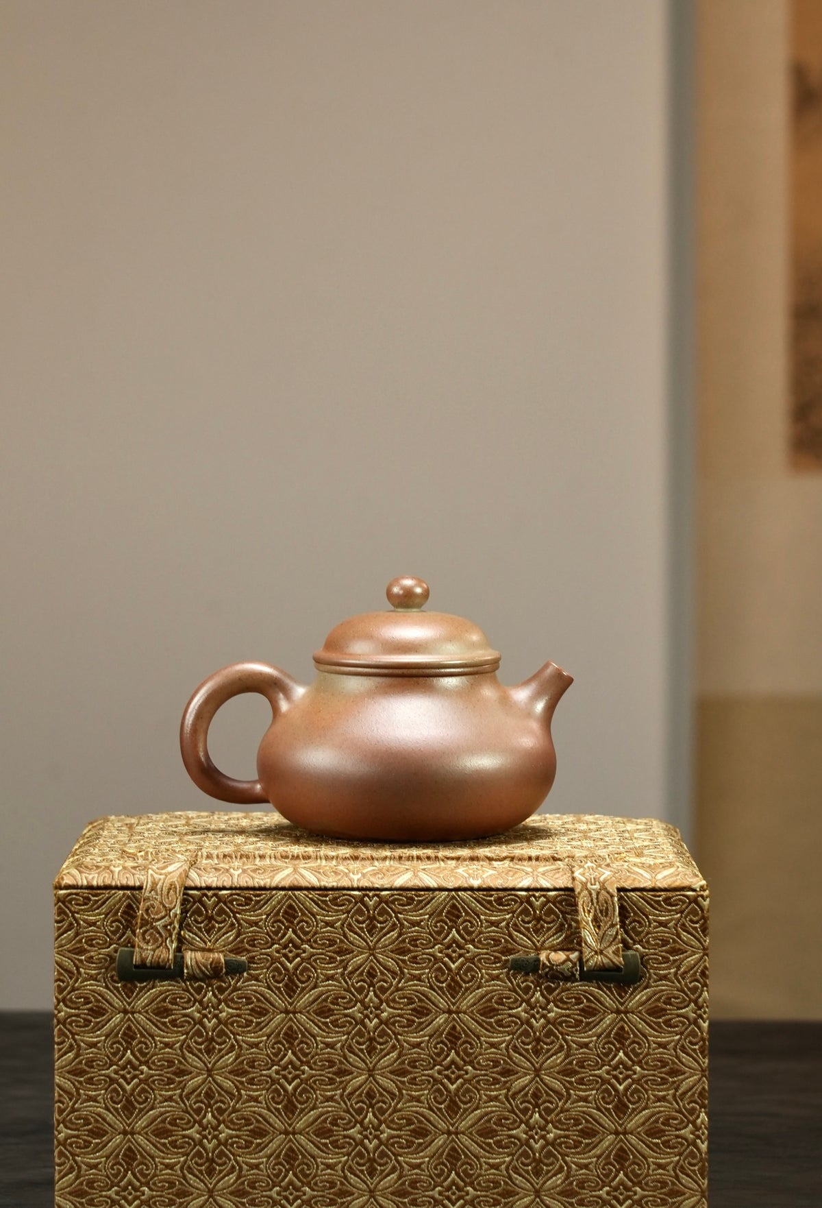 白段柴烧泥绘茶杯 - 精美手工艺术品