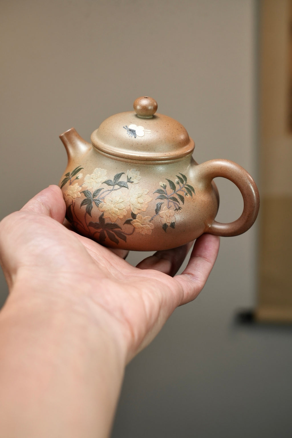 白段柴烧泥绘茶杯 - 精美手工艺术品
