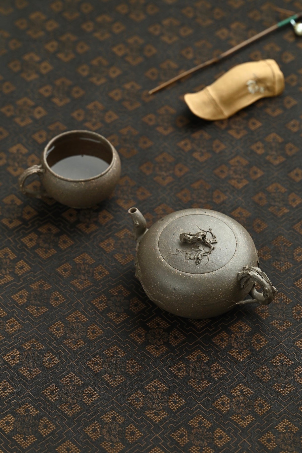 全手工松鼠葡萄茶具套组 - 犹如自然生长的独特茶艺