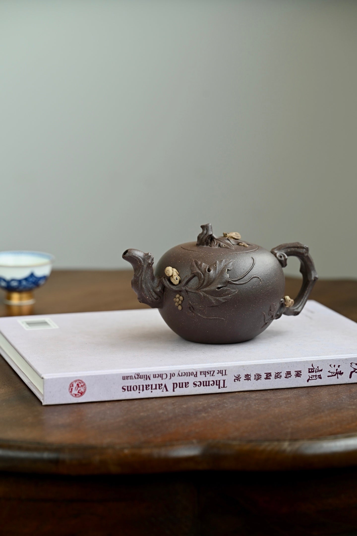手工松鼠葡萄花器 | 全手工紫泥作品