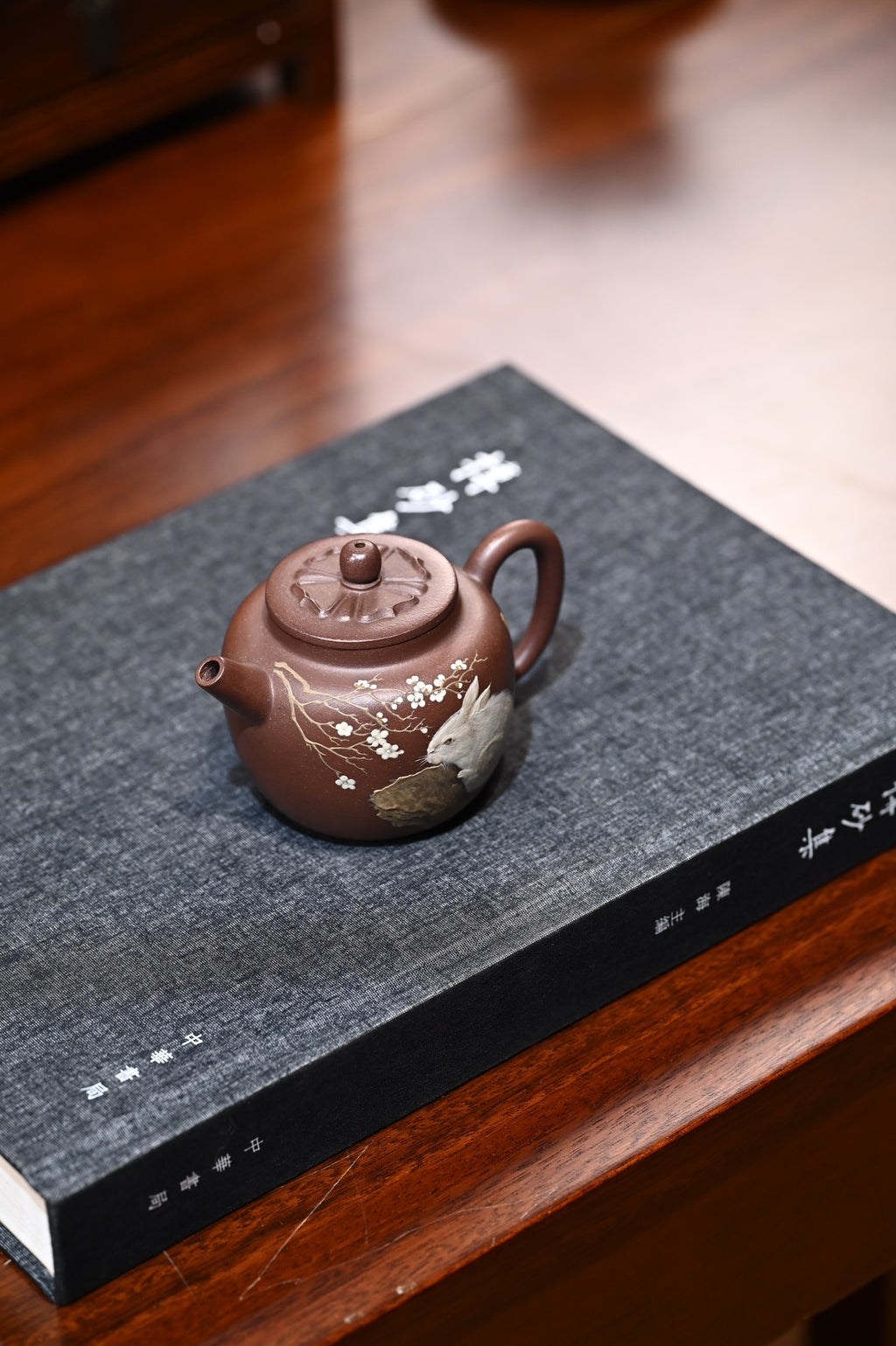 新品发售 张智刚【巨轮珠】  原矿段泥  180ml  笔名修泽、元泽。自幼喜好美术。2010年从事紫砂泥绘