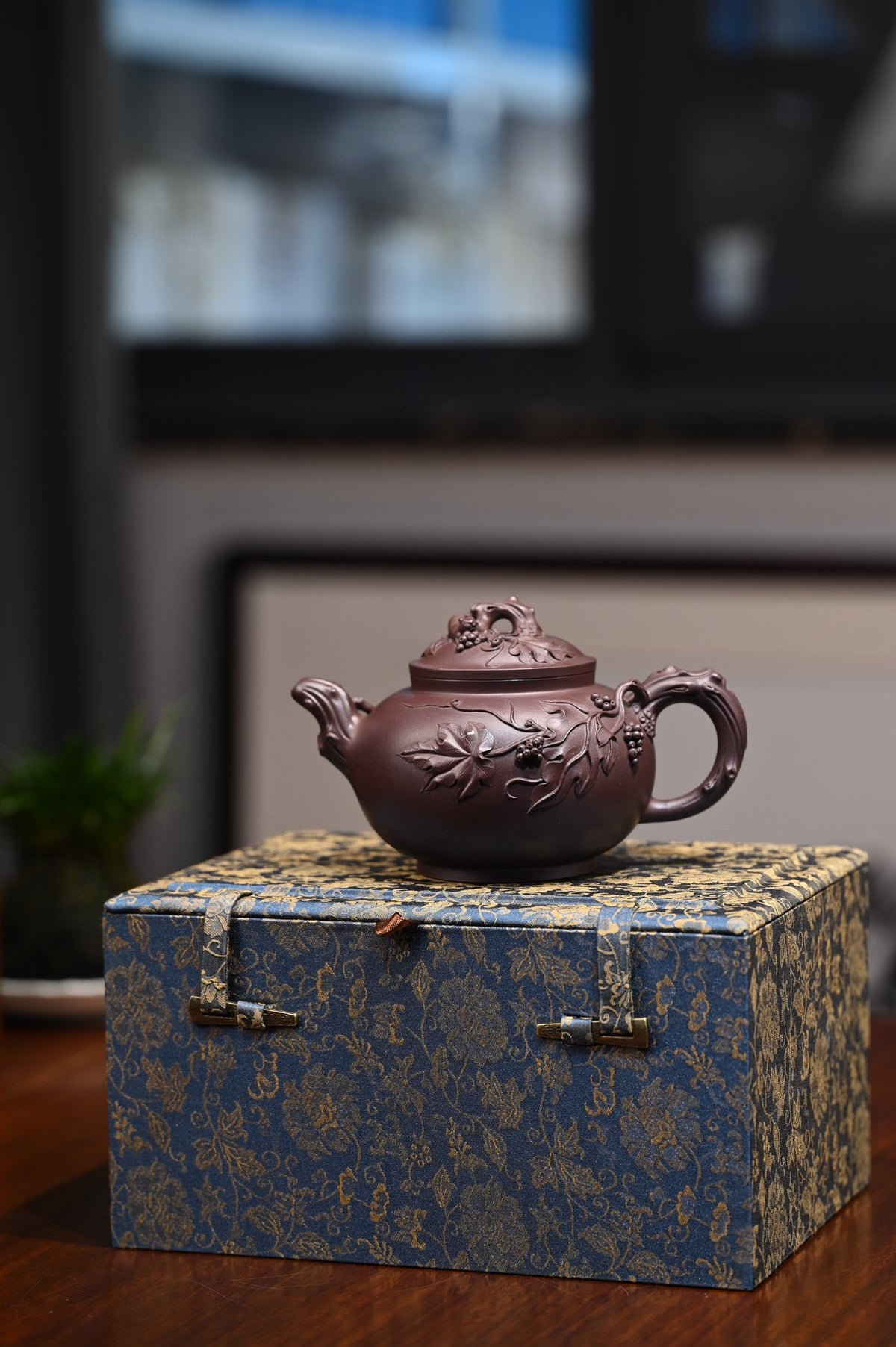 新品发售  戴骏阳【涵鸣松鼠葡萄】  原矿紫泥  380ml