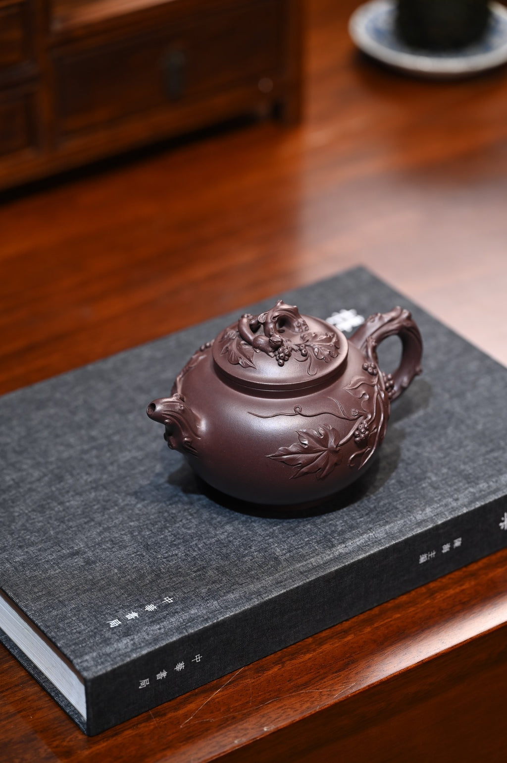 新品发售  戴骏阳【涵鸣松鼠葡萄】  原矿紫泥  380ml