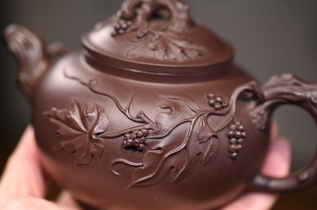 新品发售  戴骏阳【涵鸣松鼠葡萄】  原矿紫泥  380ml