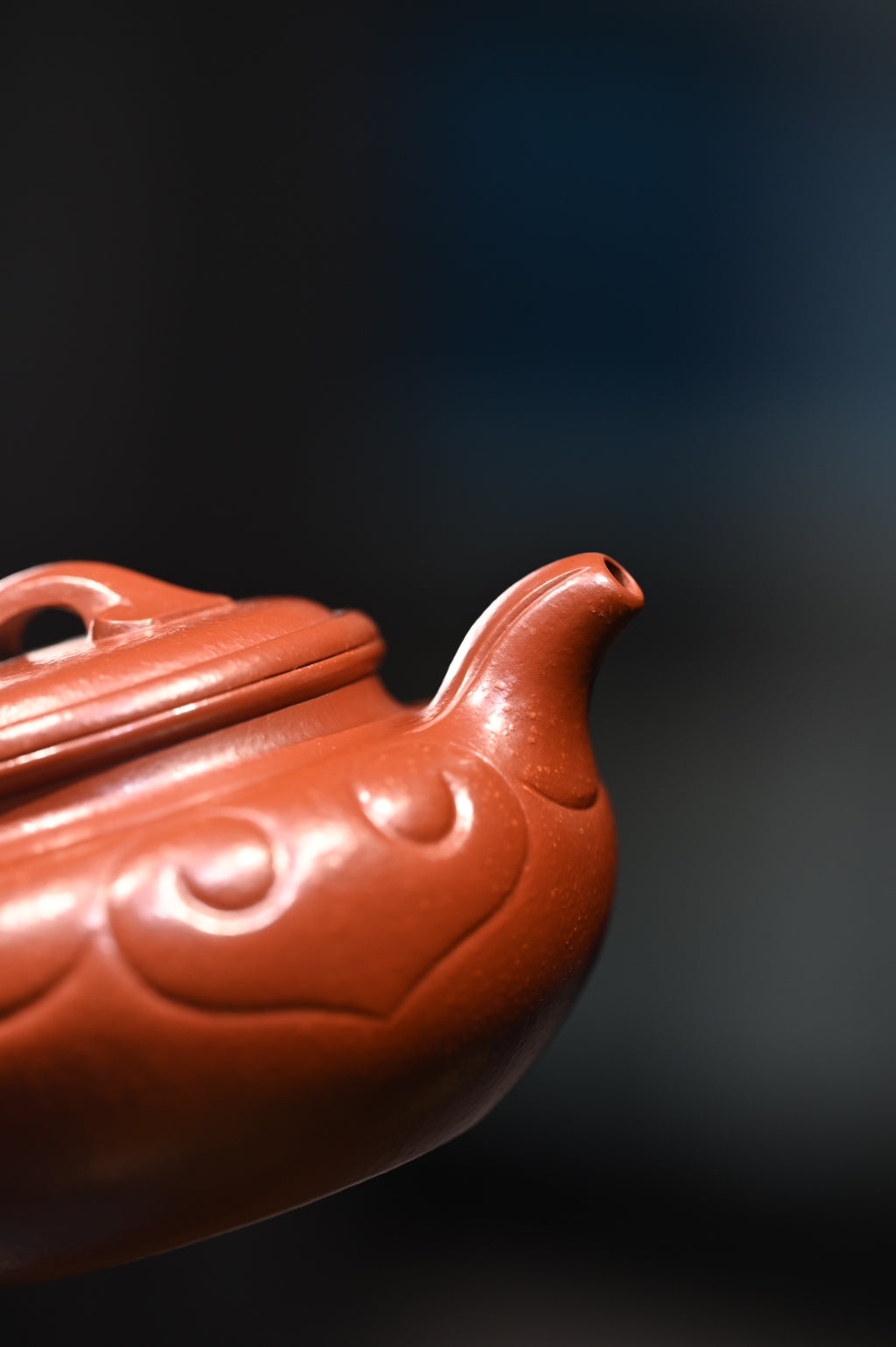 范坚【仿古如意】  原矿大红袍  290ml  范坚，“大生壶”第五代嫡传，出生于江苏宜兴陶瓷世家范家，是大生壶第五代传人