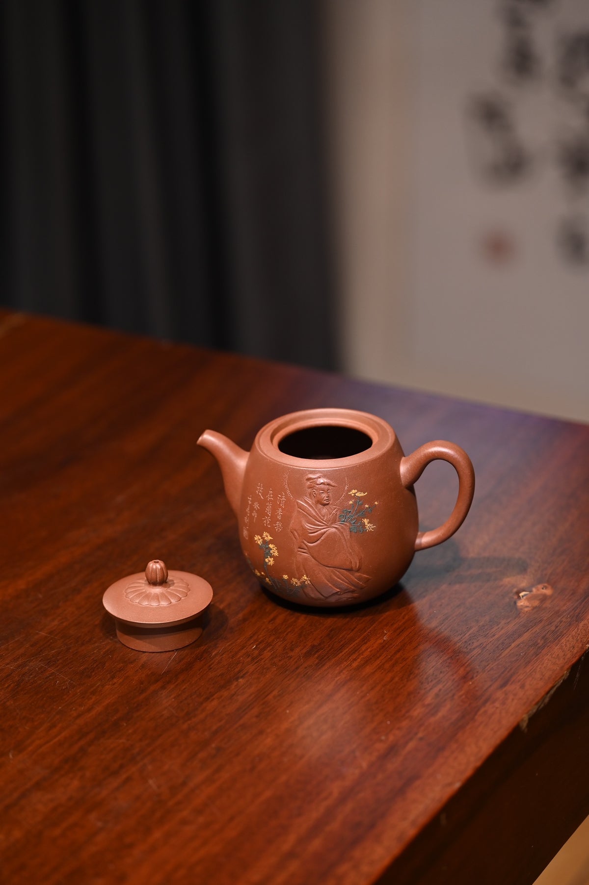 范正初【菊颂】  范正初制.杨仁勤（木易）篆刻  原矿底槽清  320ml