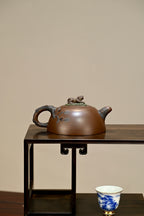 虎虎生威·原创作品/紫砂十二精英之首，省大师桑黎兵作品/容量400cc/特级紫泥 松桩形态，瀑布山林，斑驳孔洞，松风凌冽，山林萧肃，老虎巡视山林