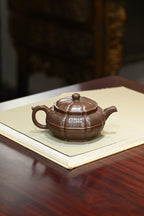 八宝香玉·全手工 （省大师桑黎兵刻绘+双证书）/紫砂十二精英之首，省大师桑黎兵儿子桑崧杰作品 /容量460cc/特级紫泥