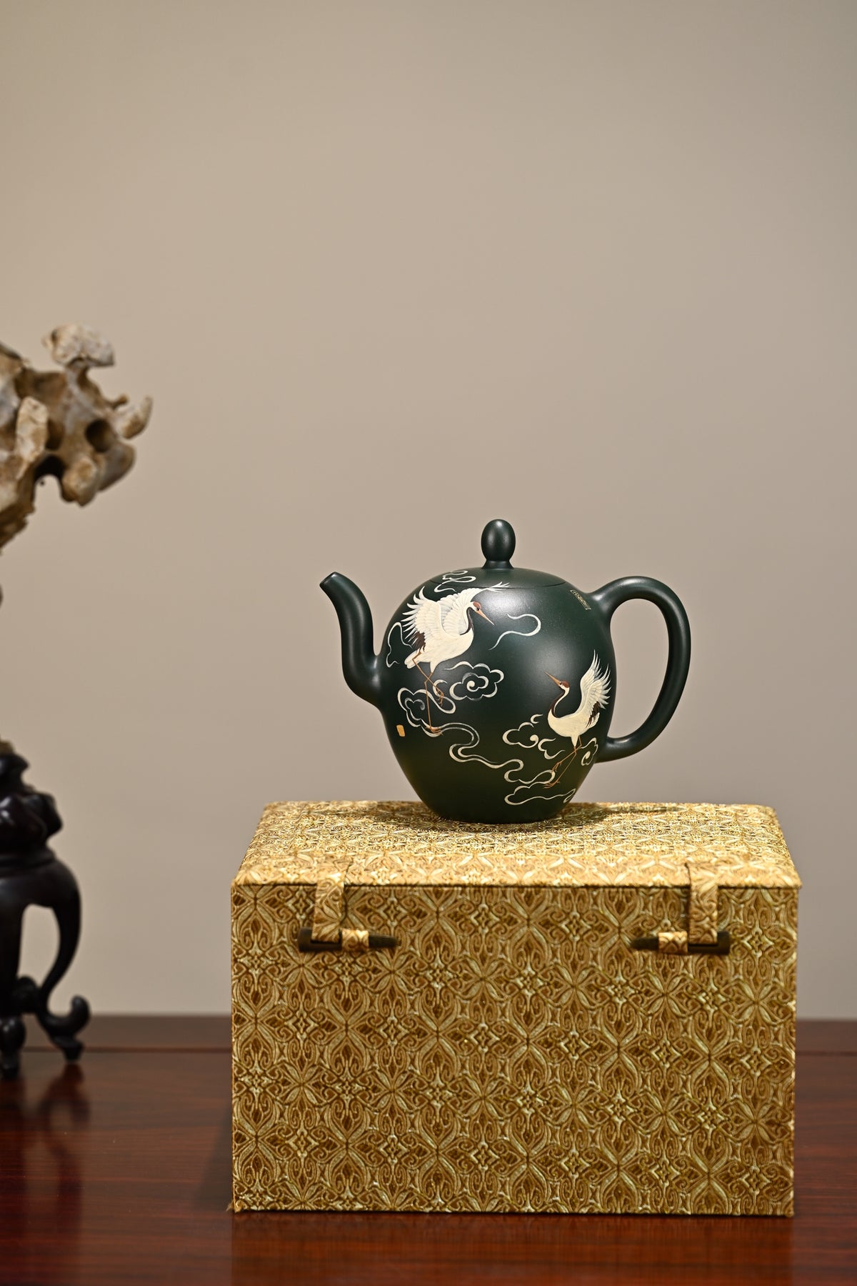 美人肩·全手工  /容量580cc/一厂墨绿泥 北方有佳人，绝世而独立;一顾倾人城，再顾倾人国