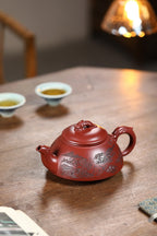 《紫气东来》 王敏（正高级工艺美术师）装饰：李玮（江苏省陶瓷艺术大师，正高）原矿94年三号坡龙血砂，540cc，菱形14孔出水