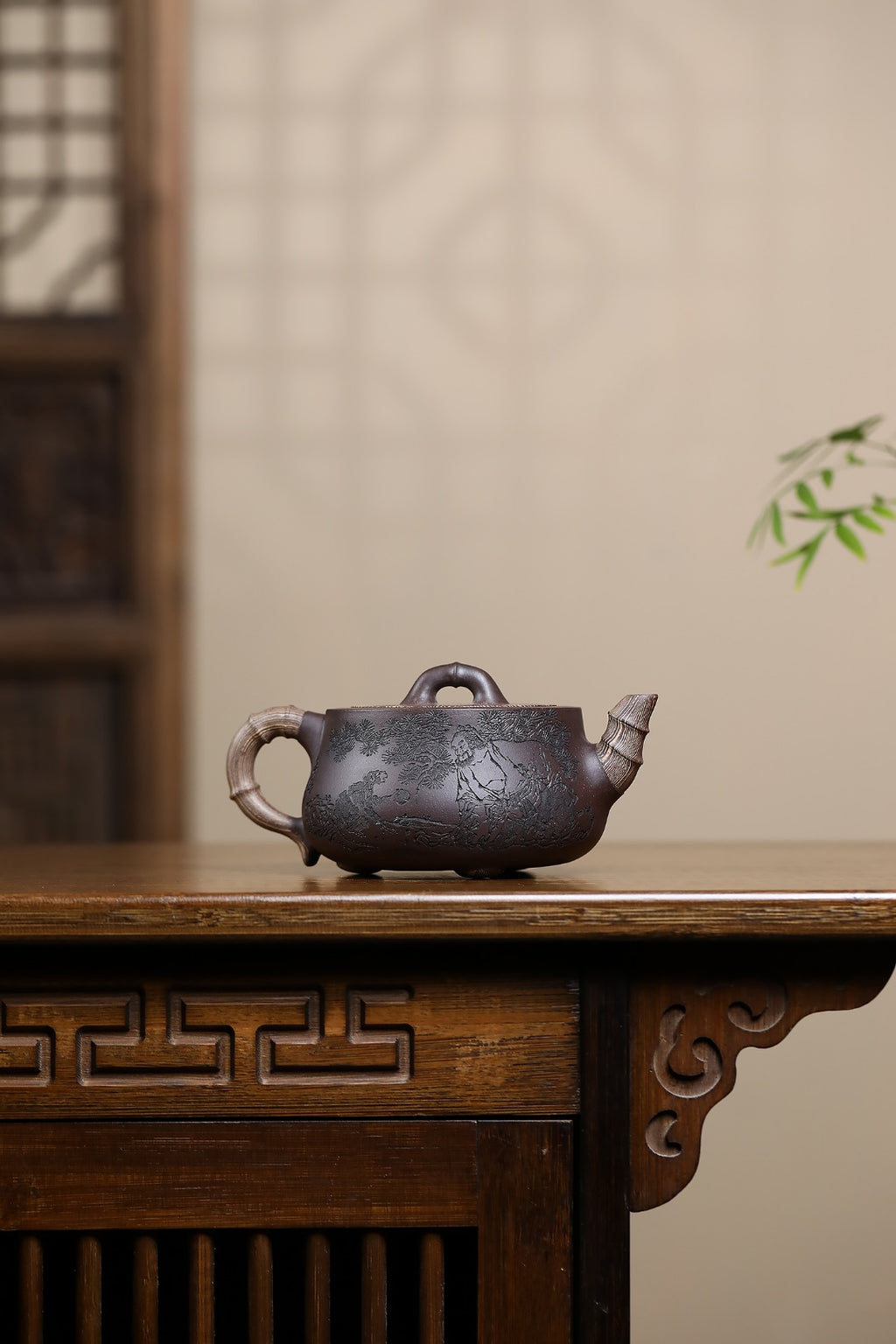 《灵猴献瑞》 徐孝奎 1935年生人，92岁紫砂元老，从业77年！ 原矿顾氏老紫泥，430cc，菱形9孔出水