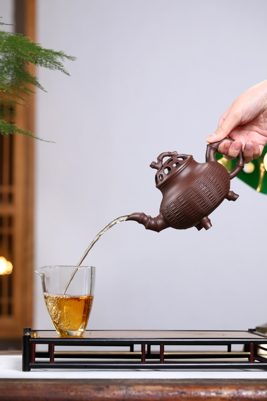 高工佳作！！ 《竹编三足立鼎》 国家级高级工艺美术师 蒋亚平 原矿老紫泥，440cc，菱形9孔出水