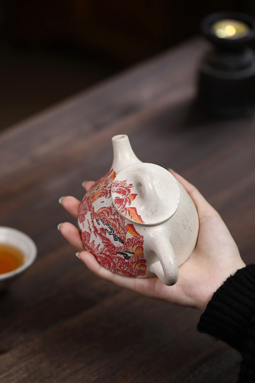 《霸王石瓢》 国家级工艺美术师 鲍玉华 装饰：李玮（江苏省陶瓷艺术大师，正高)原矿家藏梨玉段，180cc，菱形9孔出水