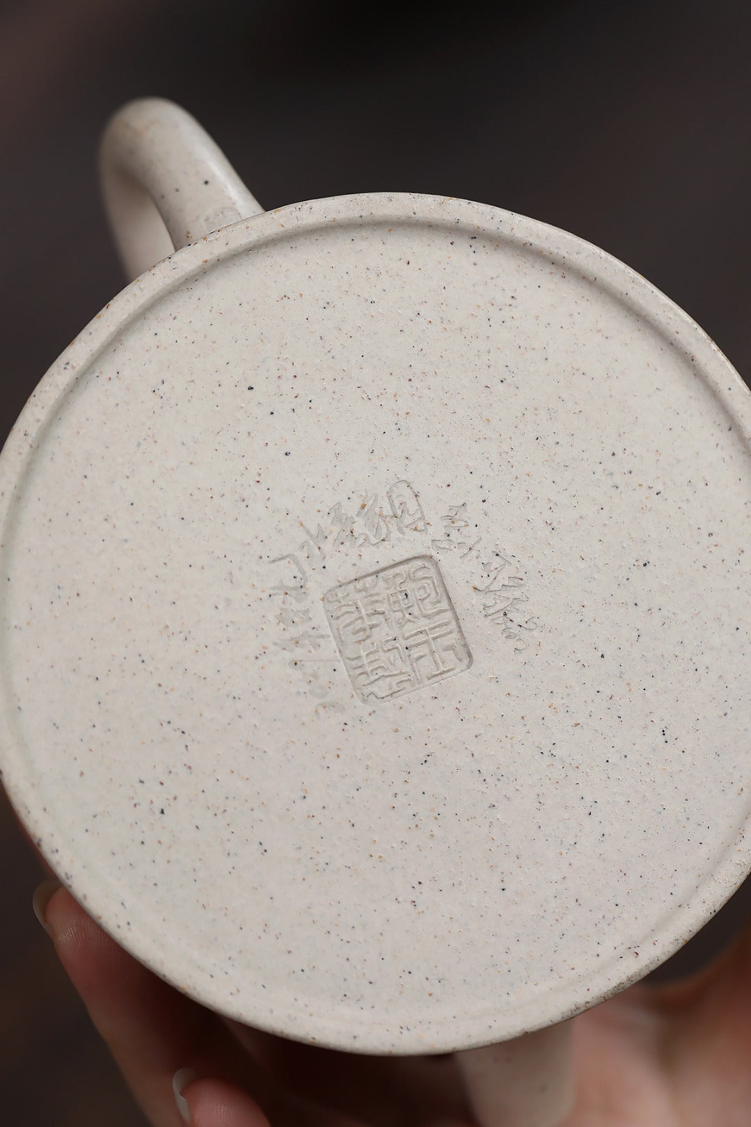《霸王石瓢》 国家级工艺美术师 鲍玉华 装饰：李玮（江苏省陶瓷艺术大师，正高)原矿家藏梨玉段，180cc，菱形9孔出水