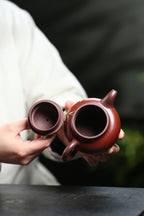 美壶推荐！！ 《掇球》 国家级工艺美术师 鲍玉华 原矿家藏老紫泥（壶身粉浆大红袍。），260cc，菱形14孔出水