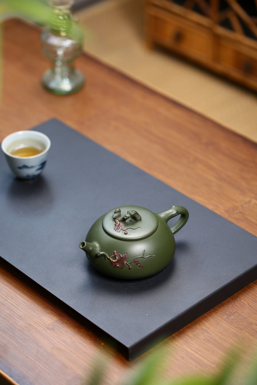 《松鼠葡萄》 国家级高级工艺美术师 蒋亚平 原矿民国绿泥，260cc，菱形9孔出水