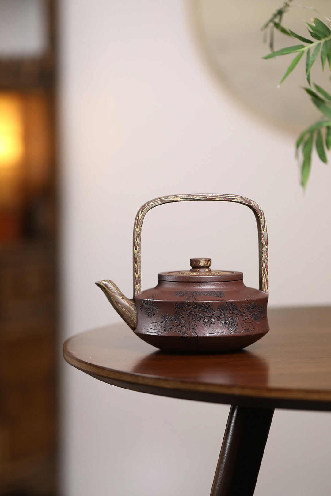 《提璧》 国家级工艺美术师 鲍玉华 装饰：李玮（江苏省陶瓷艺术大师，正高)原矿家藏老紫泥，330cc，菱形9孔出水