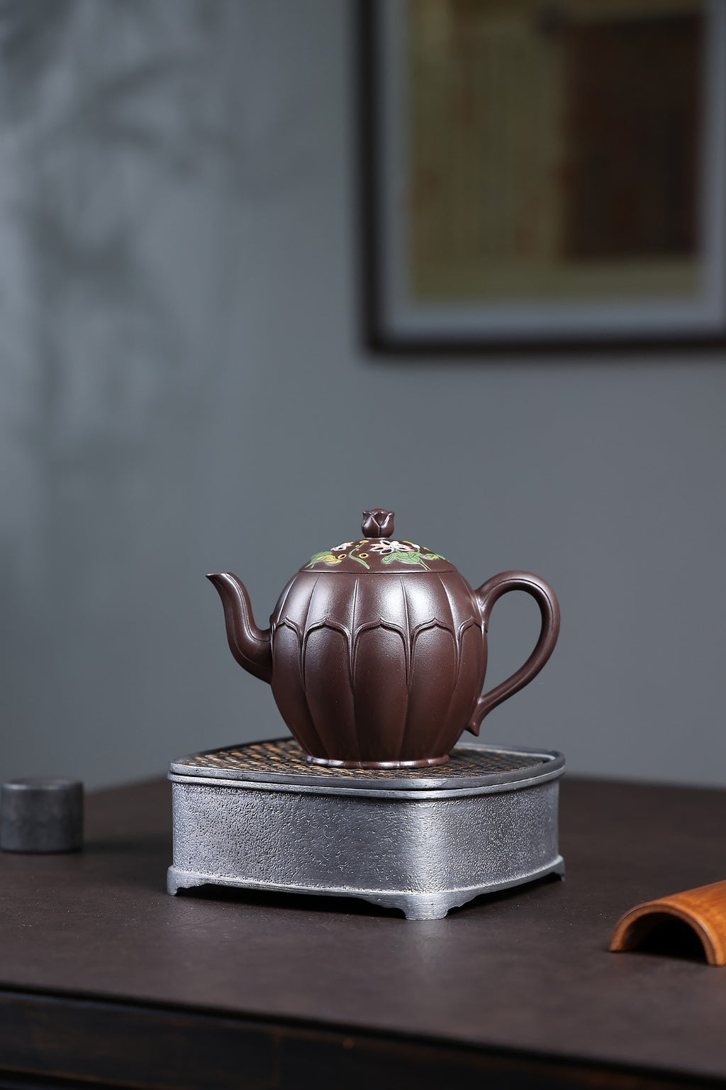《莲开九华》 国家级工艺美术师 鲍玉华 原矿家藏深井紫泥，300cc，菱形14孔出水