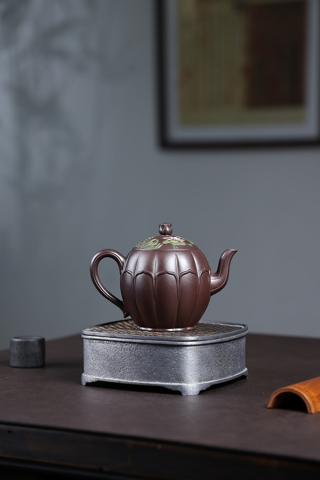 《莲开九华》 国家级工艺美术师 鲍玉华 原矿家藏深井紫泥，300cc，菱形14孔出水