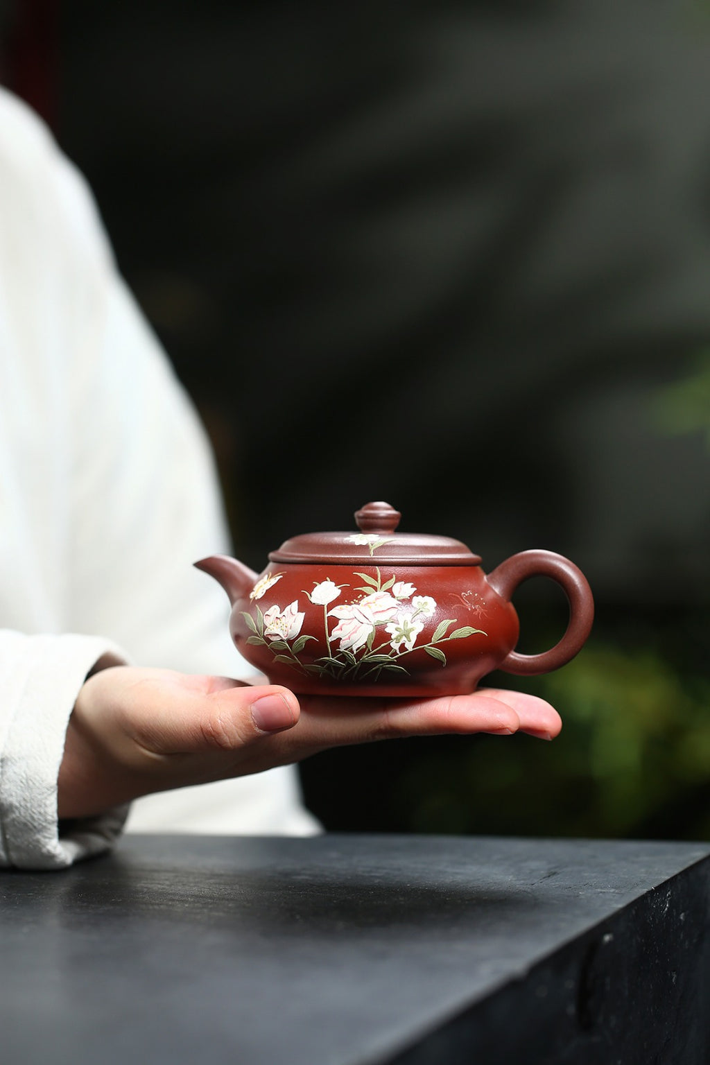《明炉》 国家级工艺美术师 鲍玉华 原矿家藏紫朱泥（壶身粉浆大红袍。），170cc，菱形9孔出水