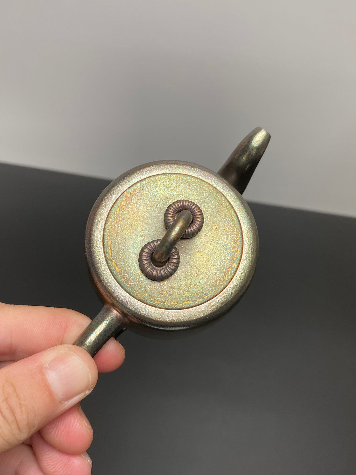 原矿优质紫砂·特色黄金贝壳烧《双圈壶》精品重器！  ——原矿优质底槽清 ·160cc ——著名紫砂陶艺家 马兰·制  &nbsp;非遗级黄金紫晶古法贝壳烧介绍