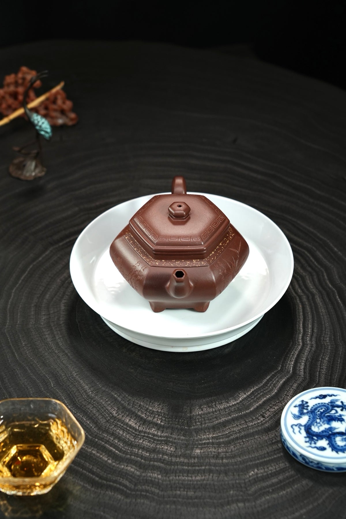 全手工【六方·宣炉】 原矿极品底槽清·260cc·内推孔  藏品级紫砂方器👍，集泥料、做工和形体三个维度于一体，本山料