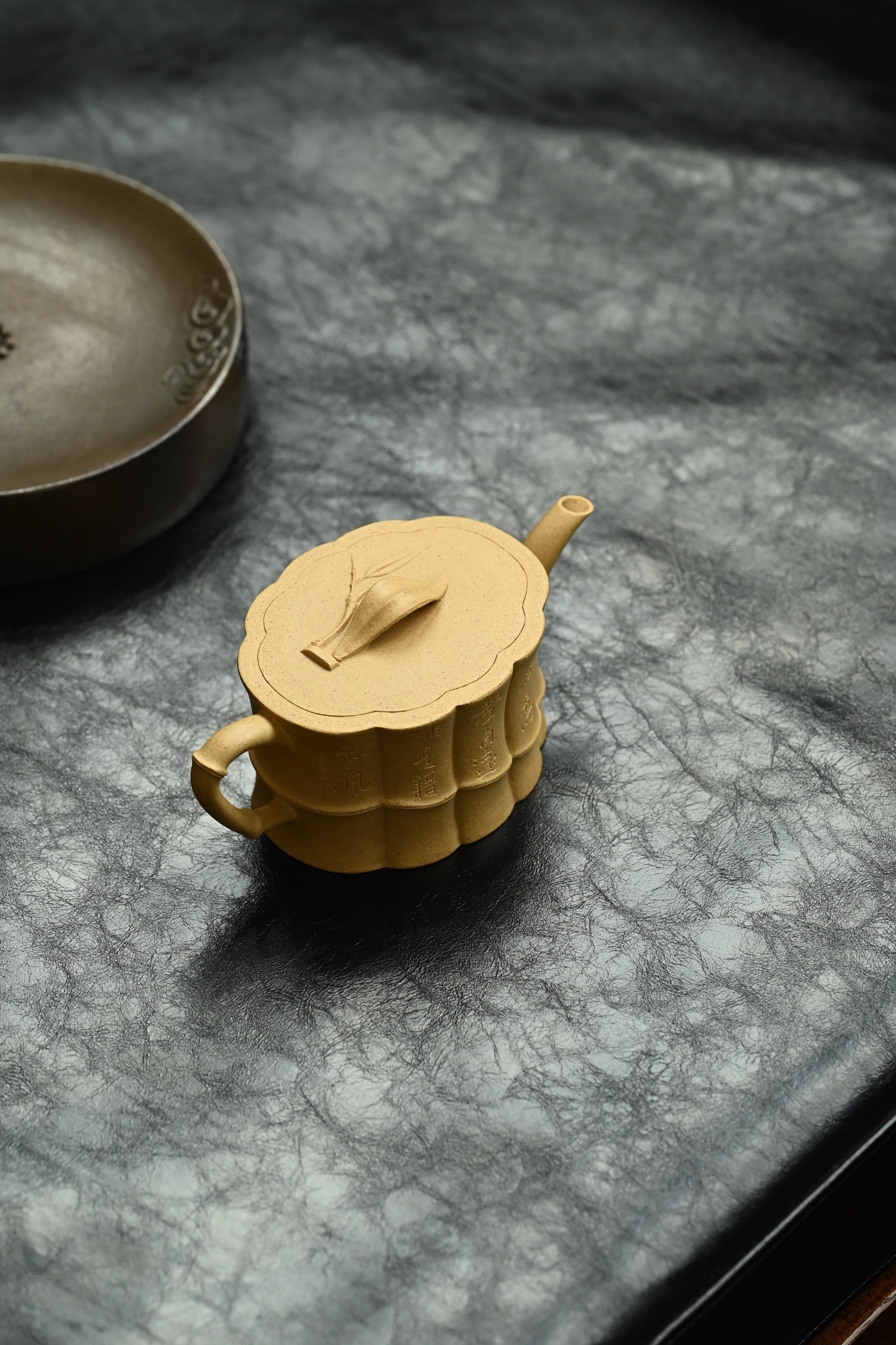 知足常乐·全手工/省大师陈富强高徒徐秋璐作品  /容量130cc/原矿黄金段