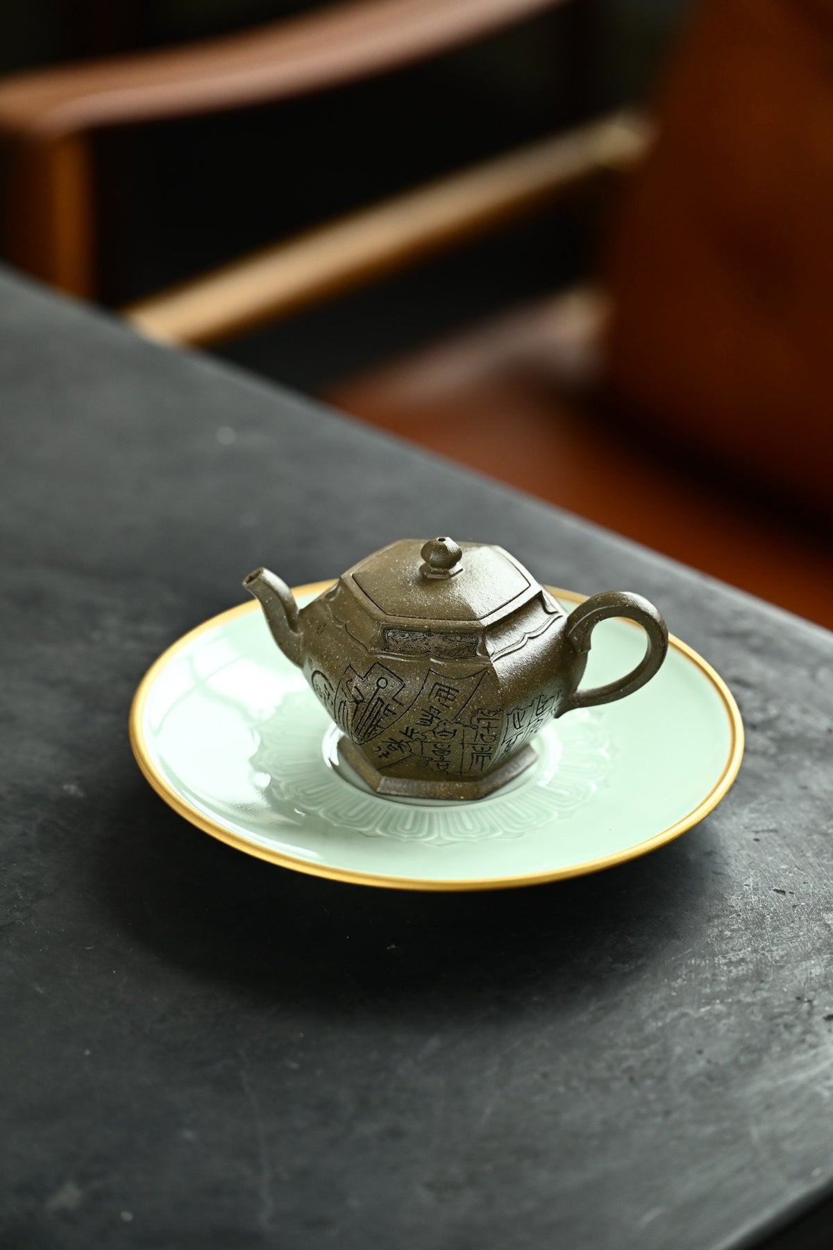 油然而生·清秋 /大拍陶手雷罡作品（师承范伟群) /容量180cc/家藏蟹壳青 因循人与自然的灵犀，化紫砂矿石为器
