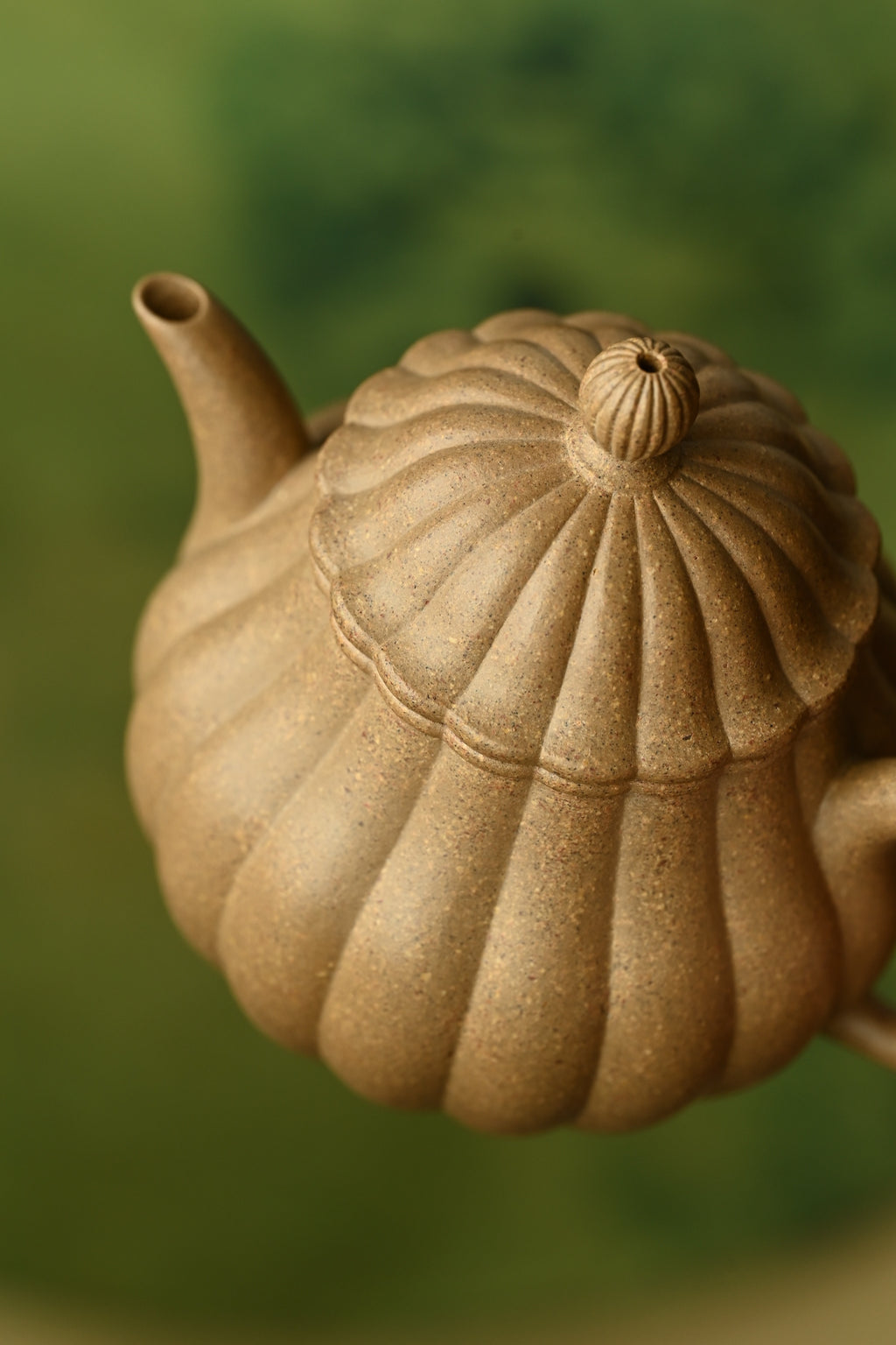 秋蕊·全手工 /全手工大赛一等奖，顶级筋纹器高手王军作品 /容量210cc/原矿段泥 筋纹花瓣，花蕊做钮，秀雅俊秀