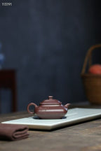 全手工制作【虾趣 】制壶：曹美好 (国家级工艺美术师) 泥料：原矿紫泥 容量：200cc孔数：9孔