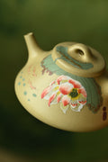 子冶石瓢·全手工 /景舟杯金奖省名人研高何叶作品 /容量160cc/特级本绿 器形具备深厚的古意，用线之单纯、凝练、清澄透明一气呵成