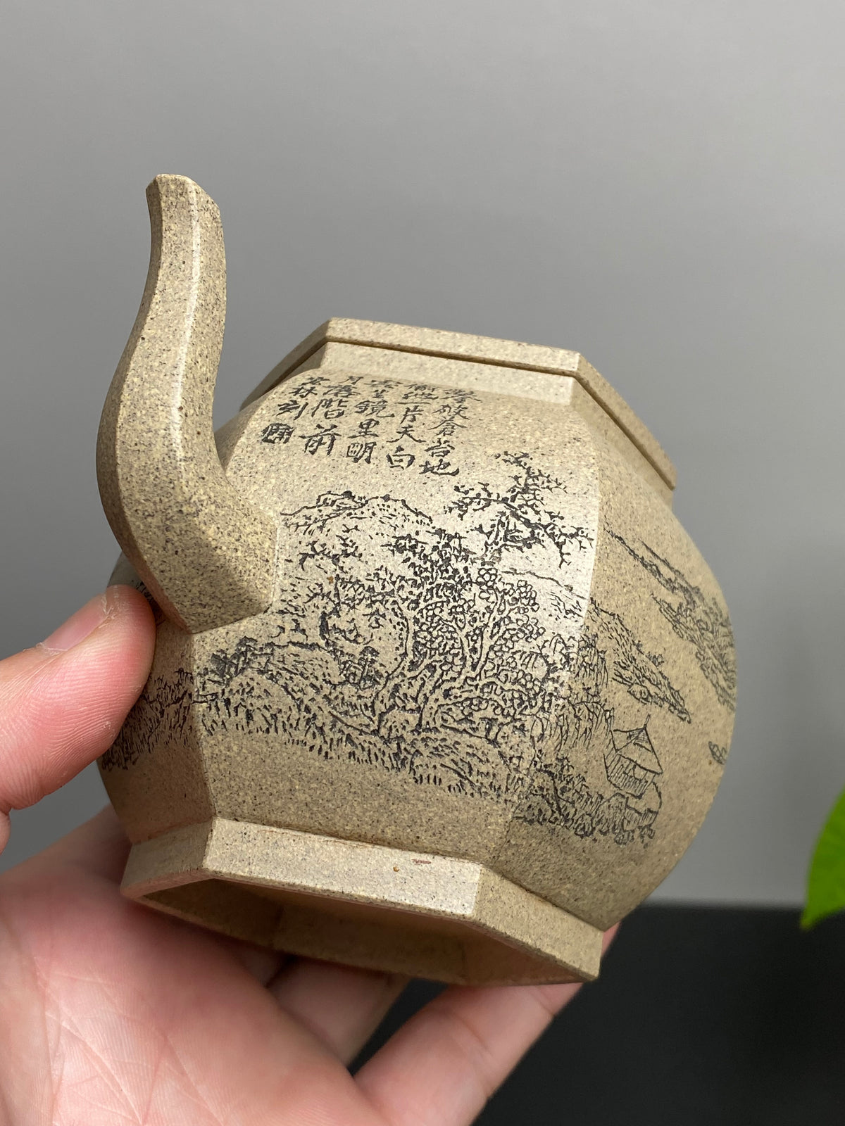 宏林山水·礼藏至尊｜紫砂界山水陶刻标杆｜陈宏林大师传世巅峰臻品【六方宫灯壶】收藏送礼·双绝重器!  ——原矿优质芝麻段·300cc