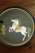 骏马踏长风，砂器载千秋｜程超制·国大师邱玉林装饰《马到成功》稀缺孤品茶盘｜殿堂级礼藏传世重器👍  ——原矿段泥粉浆·直径23cm