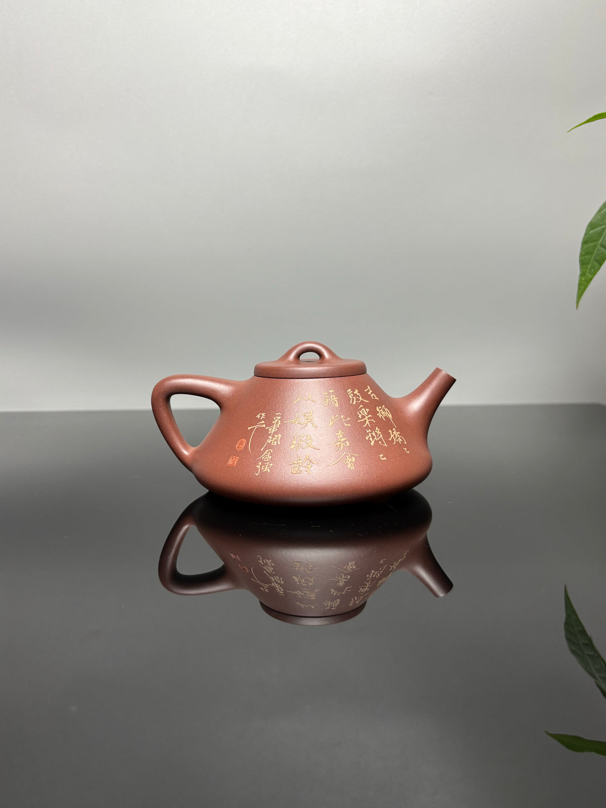 李金强亲绘稀世孤品【子冶石瓢】收藏传世｜礼赠顶级｜潜力重器👍（可私人定制） 原矿优质底槽清·280cc，子冶石瓢骨肉挺拔、线条利落，古朴壶身承载顶级工笔泥绘，业界No1。