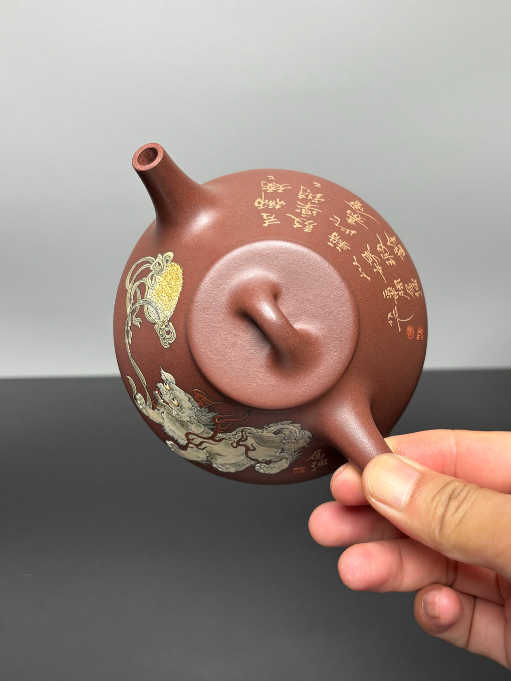 李金强亲绘稀世孤品【子冶石瓢】收藏传世｜礼赠顶级｜潜力重器👍（可私人定制） 原矿优质底槽清·280cc，子冶石瓢骨肉挺拔、线条利落，古朴壶身承载顶级工笔泥绘，业界No1。