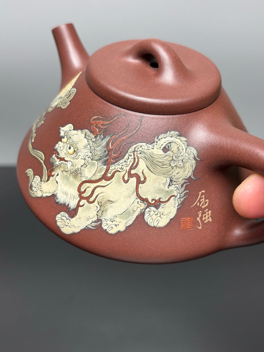 李金强亲绘稀世孤品【子冶石瓢】收藏传世｜礼赠顶级｜潜力重器👍（可私人定制） 原矿优质底槽清·280cc，子冶石瓢骨肉挺拔、线条利落，古朴壶身承载顶级工笔泥绘，业界No1。