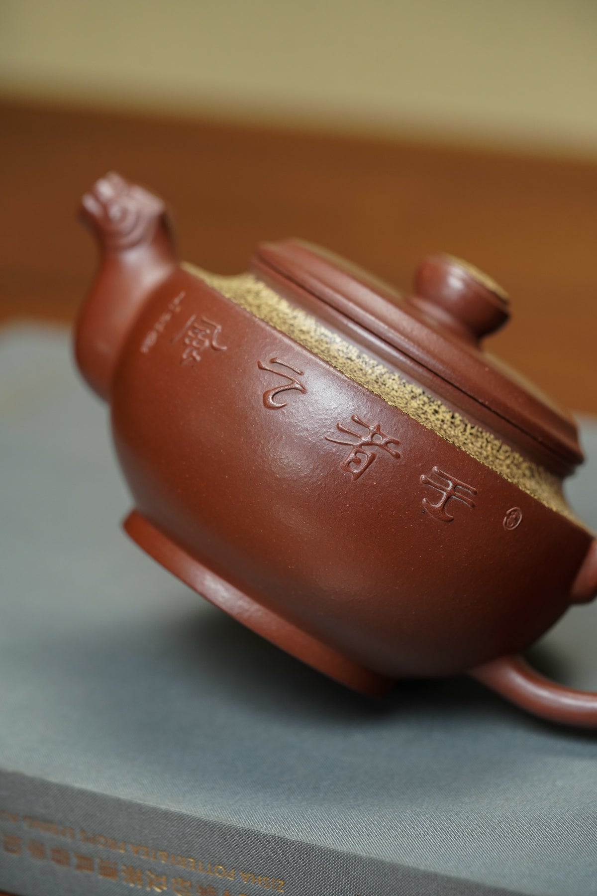 紫砂彩陶融合·一代宗师邱玉林大拍73万｜殿堂臻品《王者之风套组》——原矿优质底槽清·320cc ——紫砂界独一份茶叶沫宝石釉 ——中国陶瓷艺术大师·邱玉林·亲制