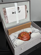 范泽锋大师夫人·汤宣武 原创紫砂臻品《冬至壶》｜礼藏传世重器👍  ——家藏原矿优质大红袍·230cc ——江苏省陶瓷艺术名人·汤宣武·制 ——江苏省陶瓷艺术大师·范泽锋监制