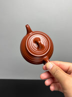 范泽锋大师夫人·汤宣武 原创紫砂臻品《冬至壶》｜礼藏传世重器👍  ——家藏原矿优质大红袍·230cc ——江苏省陶瓷艺术名人·汤宣武·制 ——江苏省陶瓷艺术大师·范泽锋监制