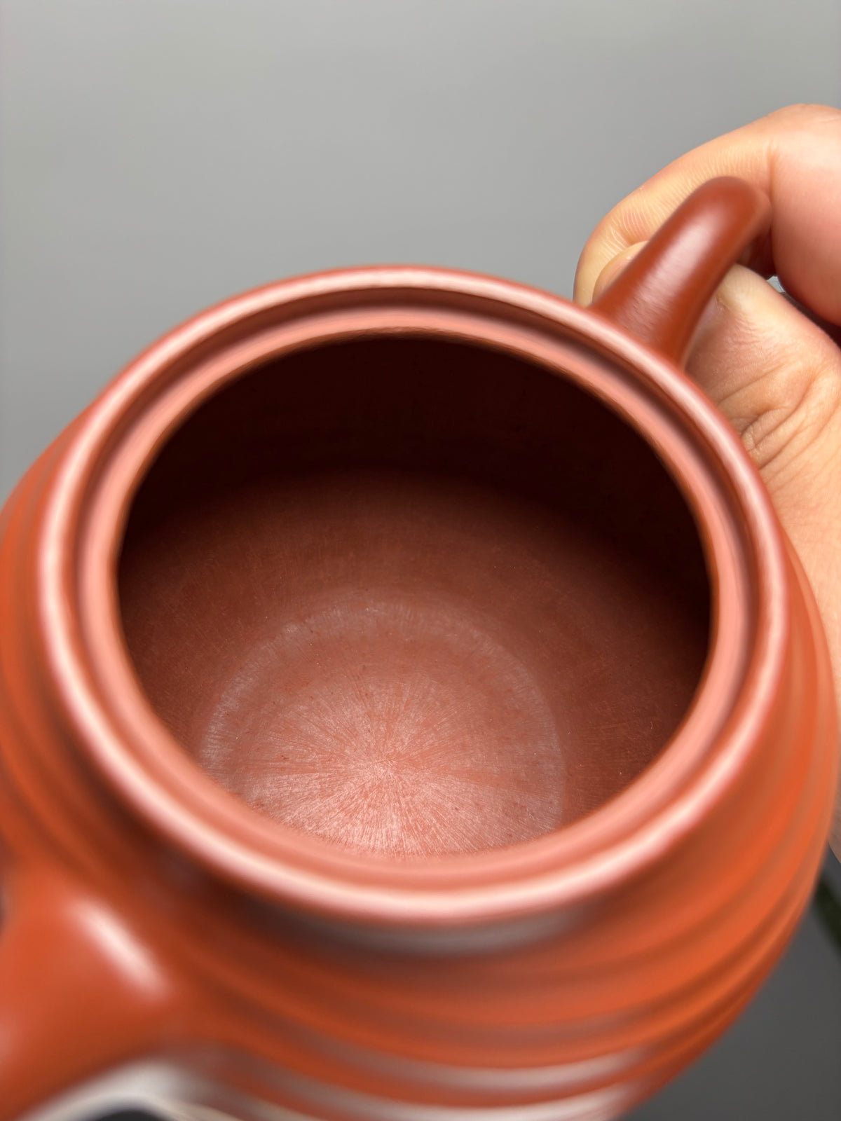 范泽锋大师夫人·汤宣武 原创紫砂臻品《冬至壶》｜礼藏传世重器👍  ——家藏原矿优质大红袍·230cc ——江苏省陶瓷艺术名人·汤宣武·制 ——江苏省陶瓷艺术大师·范泽锋监制