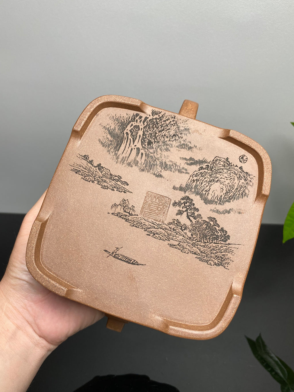 宏林山水·礼藏至尊｜紫砂界山水陶刻标杆｜陈宏林大师传世巅峰臻品【大弧菱壶】收藏送礼·双绝重器! ——原矿优质段泥·660cc ——紫砂山水陶刻天花板·陈宏林亲工