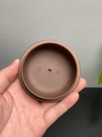 宏林山水·礼藏天下｜陈宏林大师传世巅峰臻品【仿古壶】业界标杆·收藏送礼·重器之选! ——原矿优质紫泥·430cc ——紫砂山水陶刻天花板·陈宏林亲工