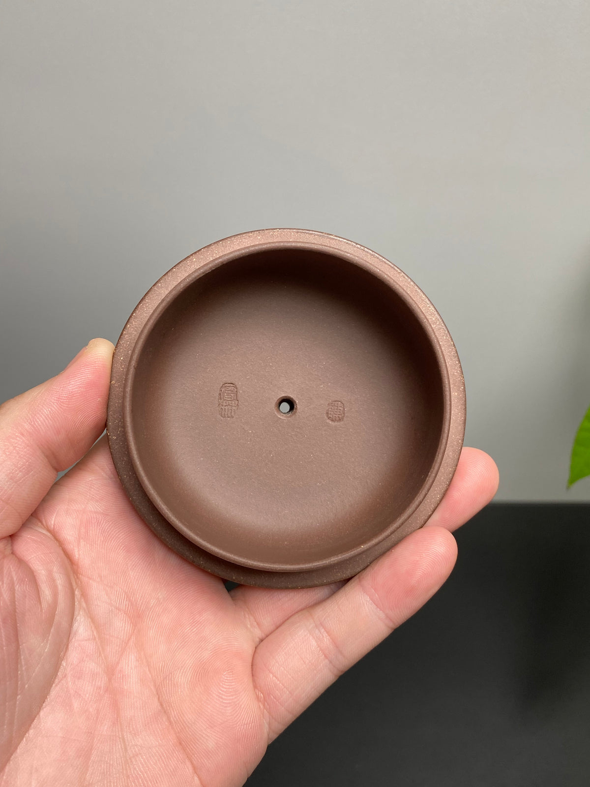 宏林山水·礼藏天下｜陈宏林大师传世巅峰臻品【仿古壶】业界标杆·收藏送礼·重器之选! ——原矿优质紫泥·430cc ——紫砂山水陶刻天花板·陈宏林亲工