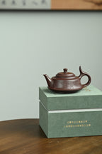 牛转乾坤·全手工 /省大师陈富强高徒徐秋璐作品  /容量170cc/紫泥大红袍