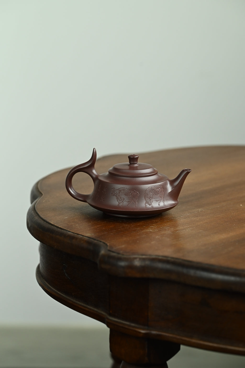 牛转乾坤·全手工 /省大师陈富强高徒徐秋璐作品  /容量170cc/紫泥大红袍