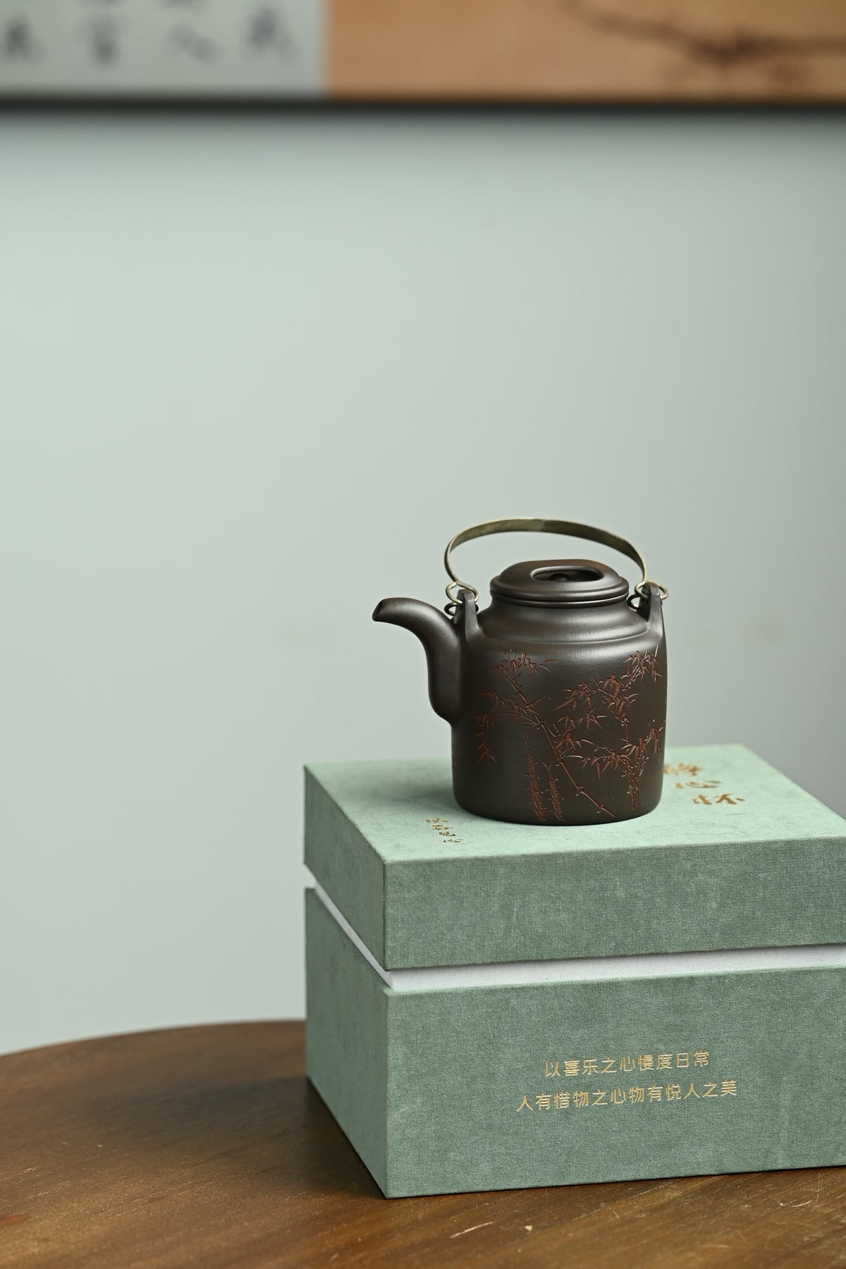 洋桶·全手工 全手工大赛一等奖，招商杯金奖祁令军作品 /容量210cc/一厂黑料 牛盖洋桶壶长圆形身简，端庄大方，线面挺刮，气度饱满