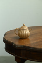 秋蕊·全手工 /全手工大赛一等奖，顶级筋纹器高手王军作品/容量210cc/原矿段泥 筋纹花瓣，花蕊做钮，秀雅俊秀，筋纹由壶钮依次延展开来