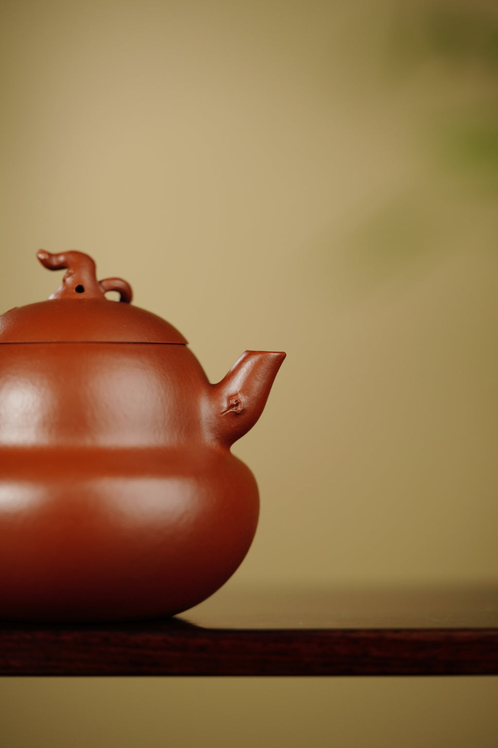 紫砂朱韵 礼藏臻品｜当代朱泥标杆人物｜非遗高层次艺术人才·徐伟强亲工《葫芦壶》高端礼藏重器！  原矿优质·朱泥·150cc