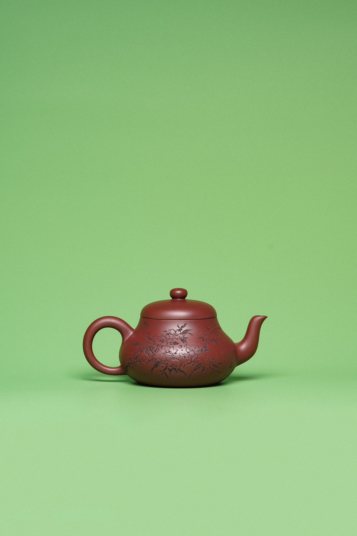 紫砂臻品·礼藏首选｜周建春大师扛鼎之作《君德壶》是收藏与礼赠皆宜的高端艺术品！ ——原矿优质龙血砂·260cc ——正高级工艺美术师·周建春·制