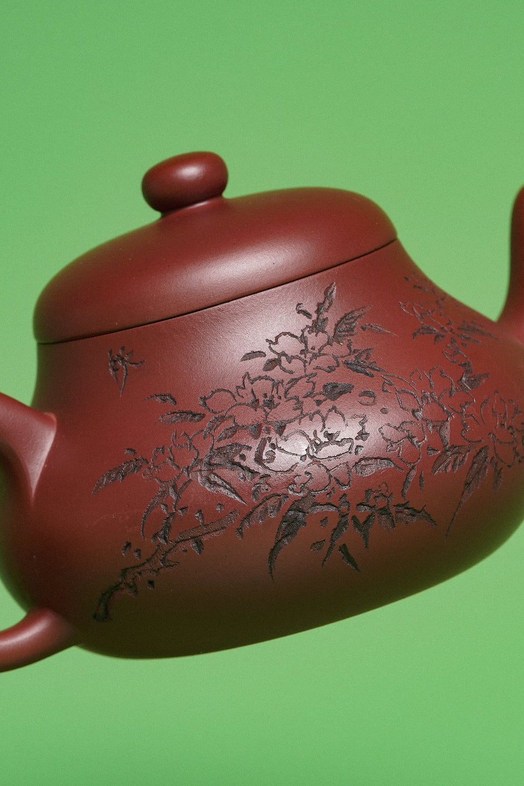 紫砂臻品·礼藏首选｜周建春大师扛鼎之作《君德壶》是收藏与礼赠皆宜的高端艺术品！ ——原矿优质龙血砂·260cc ——正高级工艺美术师·周建春·制